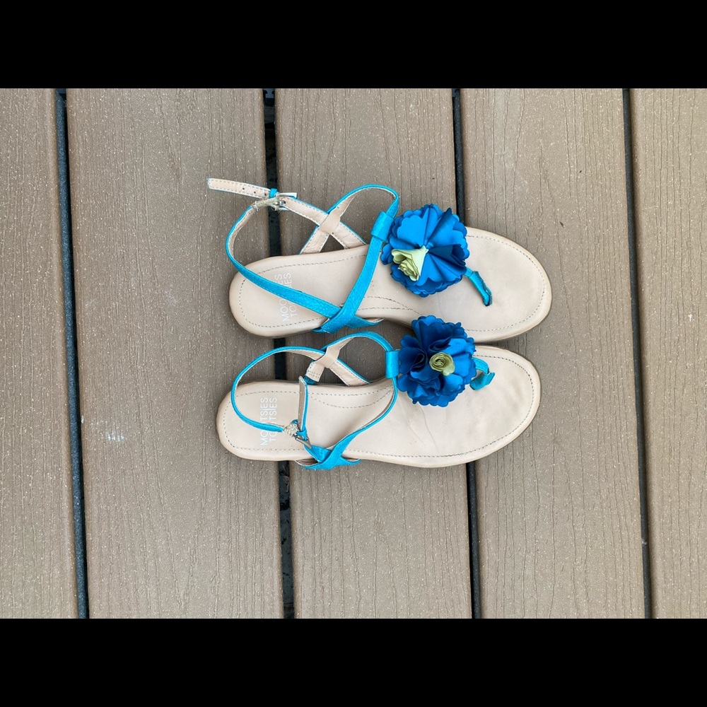 Dillard’s floral sandals - super cute for summer!